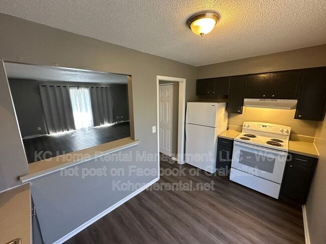 Building Photo - 8725 Countryshire Ln