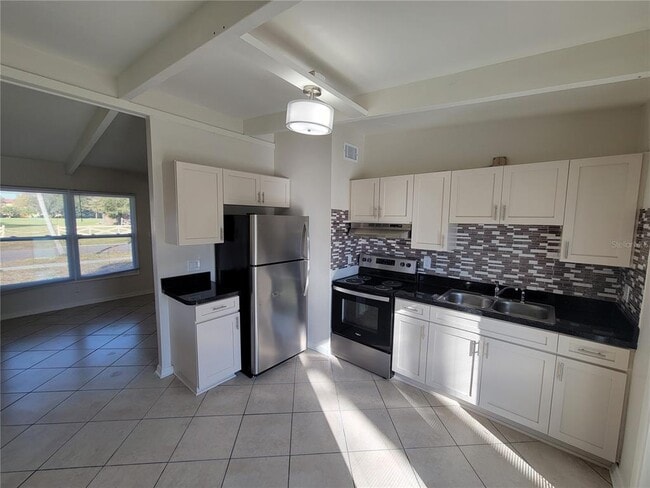 Building Photo - 1212 Windermere Way