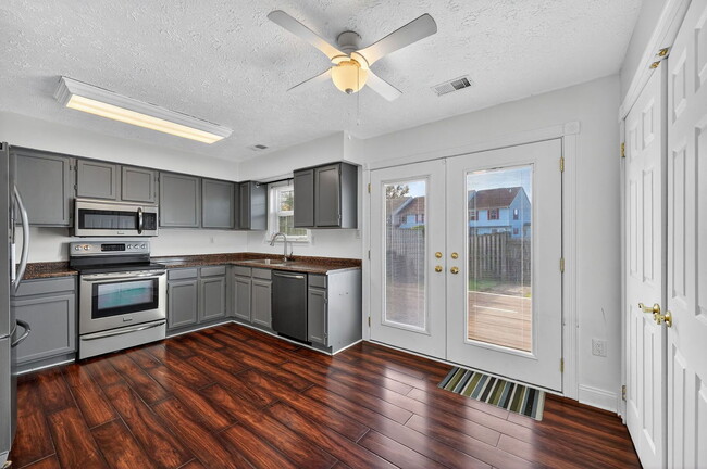 Building Photo - 6010 Sirenia Pl