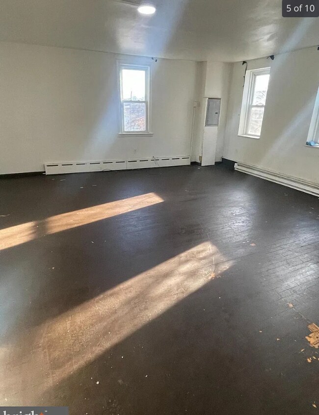 Building Photo - 2723 W 3rd St