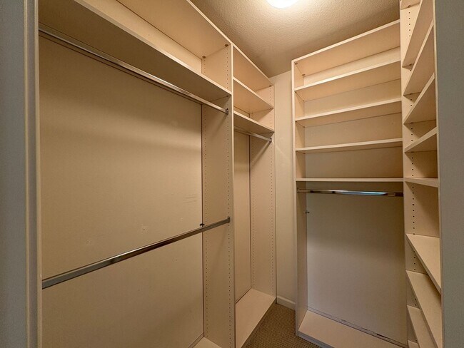 Building Photo - Spacious One Bedroom in Downtown Menlo Park