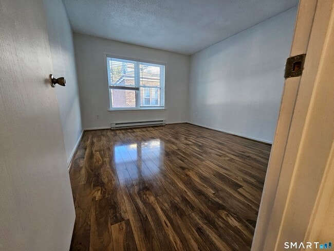 Building Photo - 48 Wellington Dr