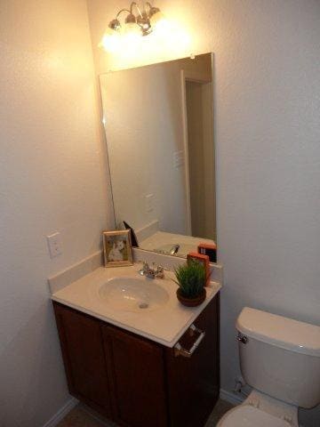 Building Photo - Perfect 3 Bedroom 2 Bath Home! GREAT Fort Worth Location -- Stainless Steel Kitchen Appliances In...
