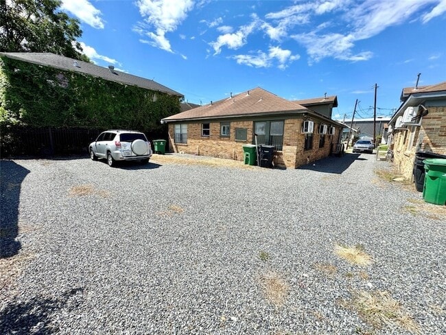 Building Photo - 7 Hunt St