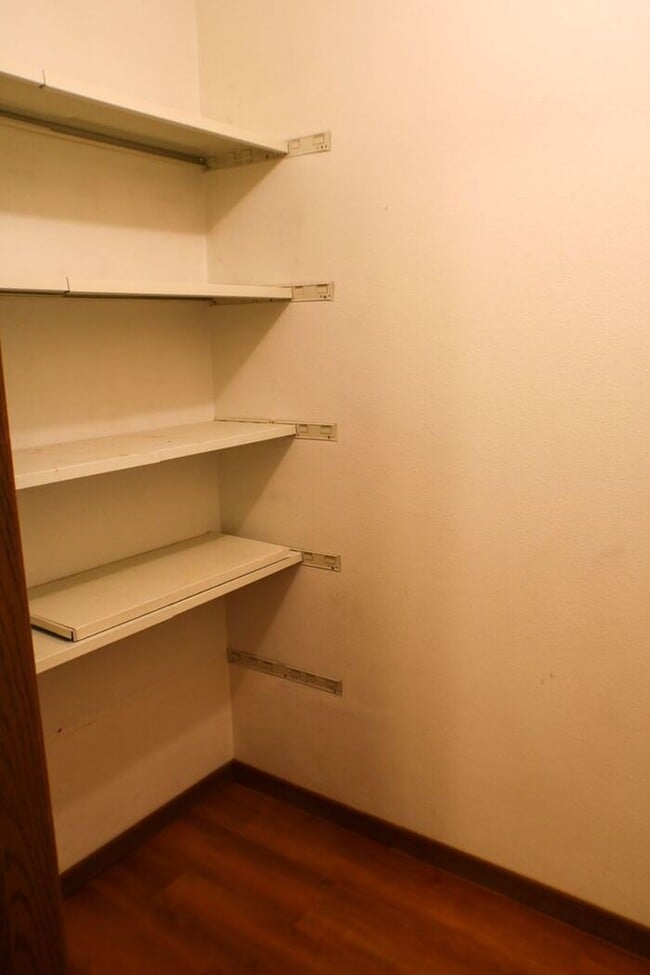 Building Photo - $1,195 | 2 Bedroom, 2 Bathroom Apartment |...