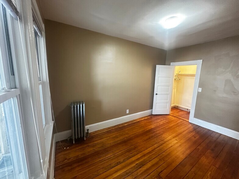 Building Photo - 30 Calvin St