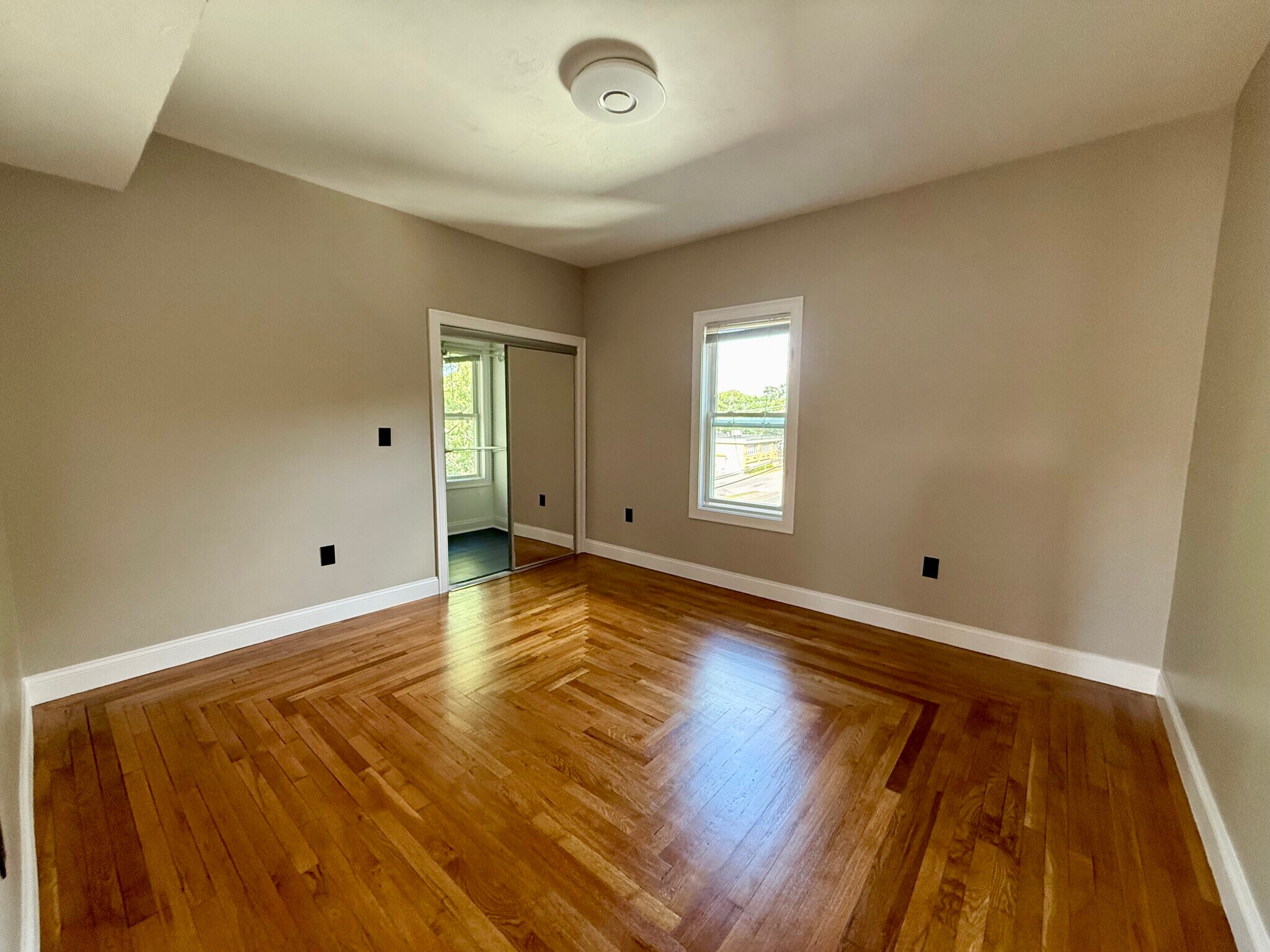 Building Photo - 615 N Montello St