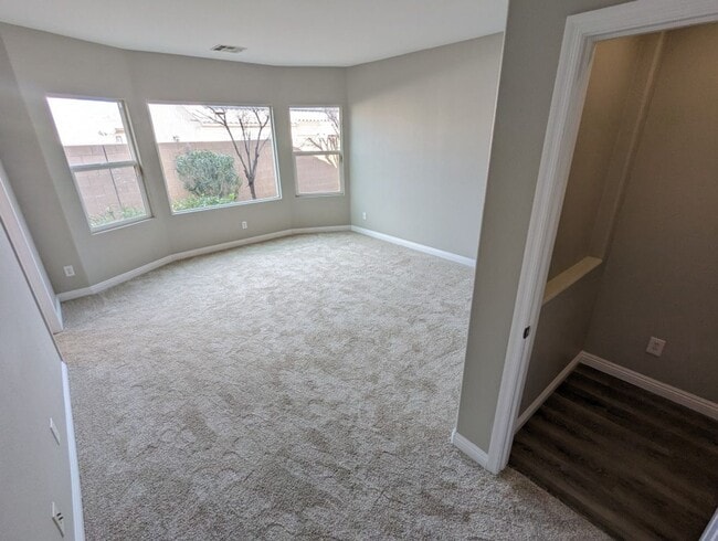 Building Photo - 2782 Lochleven Way