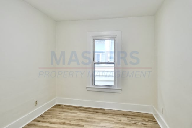 Building Photo - 1838 Giant St