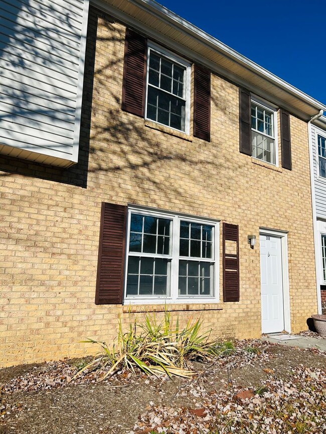 Primary Photo - Townhouse In Blacksburg Available Now