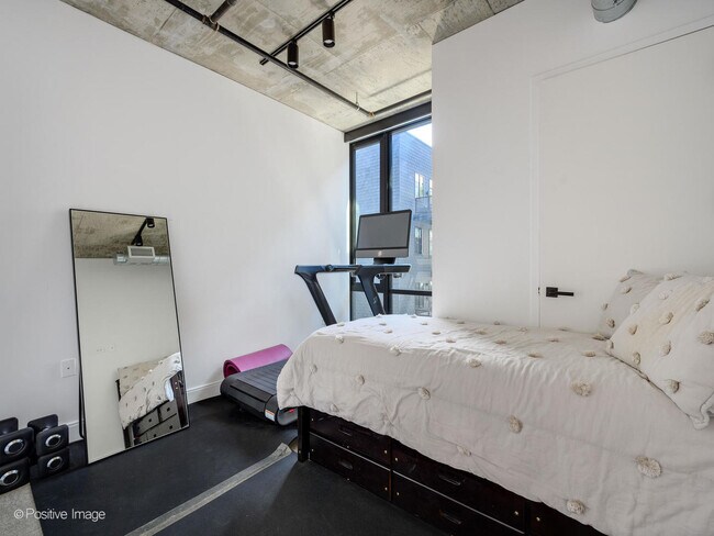 Building Photo - 111 S Peoria St