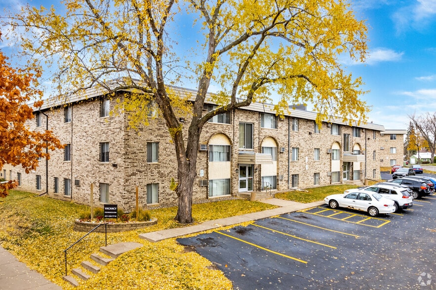 Como Terrace 714 Jessamine Ave Saint Paul MN 55117 Apartment Finder