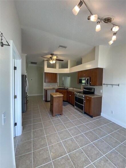 Building Photo - 16709 Fairbolt Way
