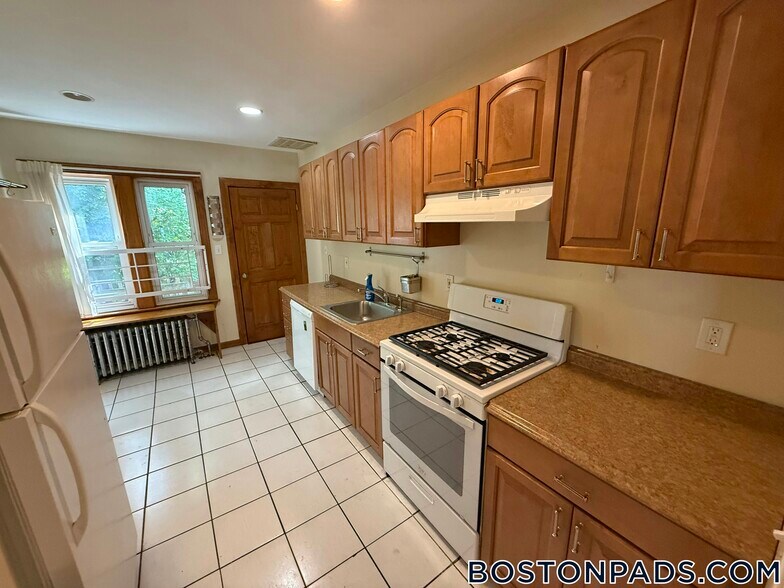 Building Photo - 27 S Crescent Circuit