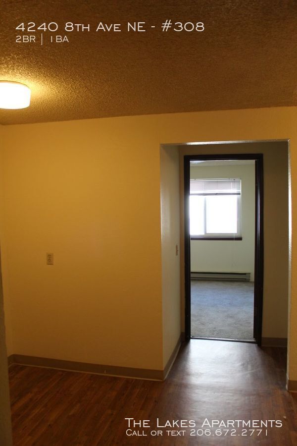 Building Photo - Walk to UW Campus!