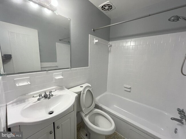 Building Photo - 6706 Longridge Dr