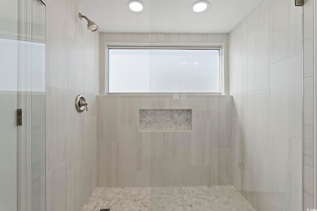 Building Photo - 5800 N Ocean Blvd