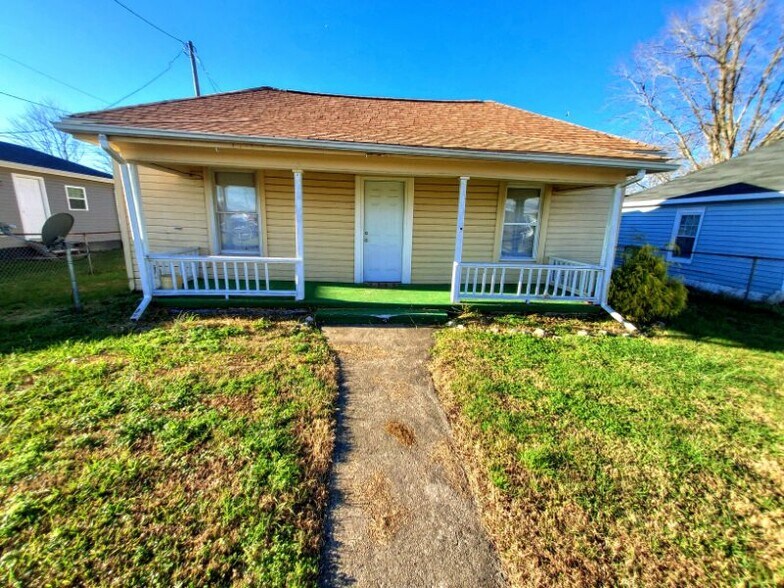 Building Photo - 1730 Park St