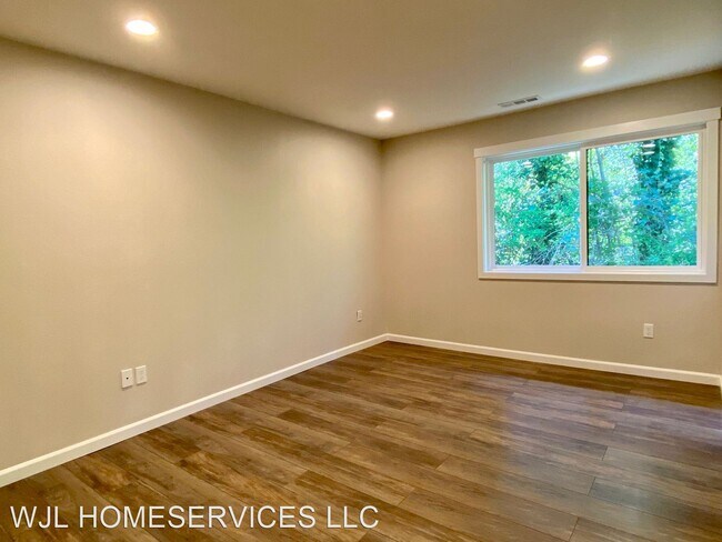 Building Photo - 2 br, 2.5 bath House - 1228 Bellefield Par...