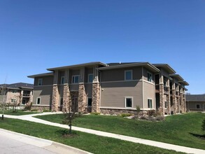 Building Photo - 2715 Bobcat Dr
