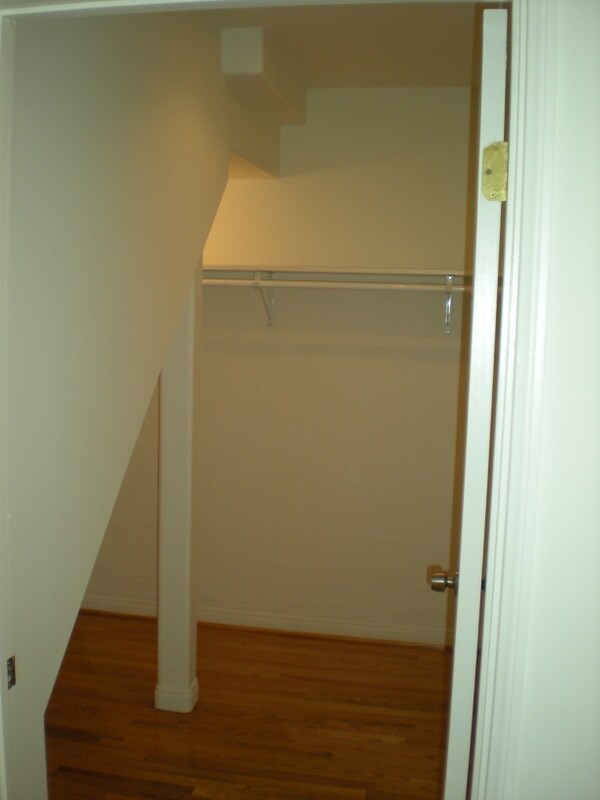Building Photo - 1302 Electric Ave