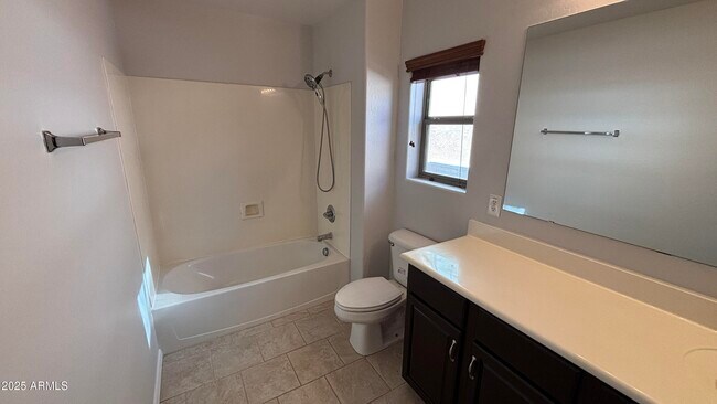 Building Photo - 3805 E Santa Fe Ln