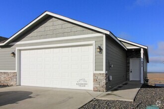 Building Photo - 495 Bedrock Loop