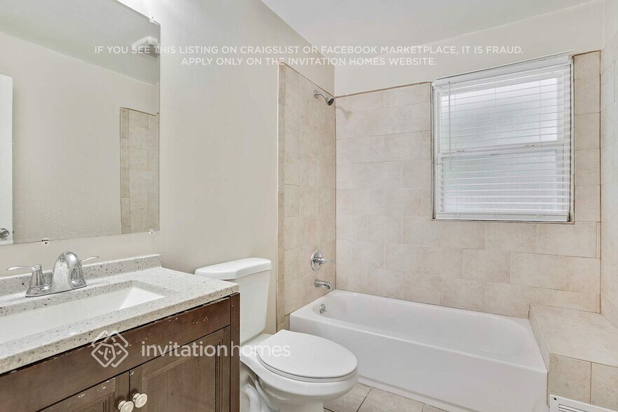 Building Photo - 2284 Headland Dr