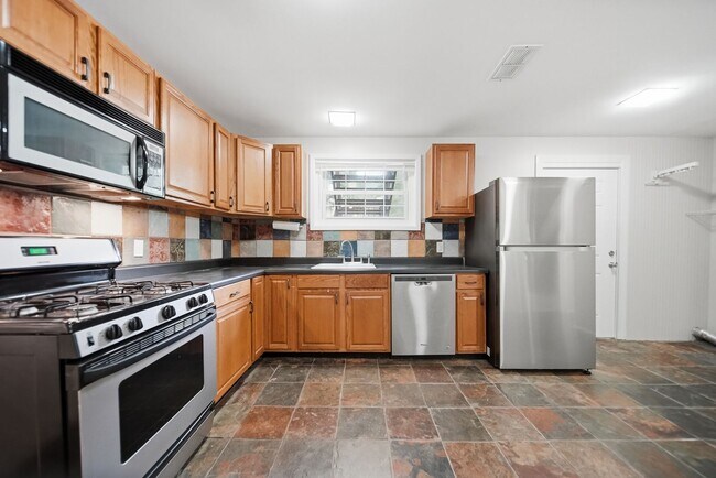 Building Photo - 330 3rd St NW