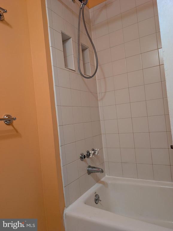 Building Photo - 3135 Tilden Dr