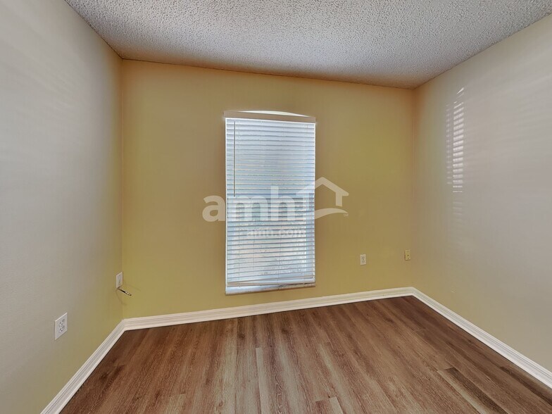 Building Photo - 2724 Maderia Cir