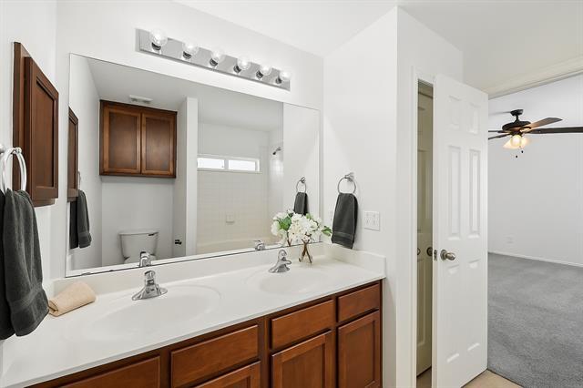 Building Photo - 9846 Cedarcrest Dr