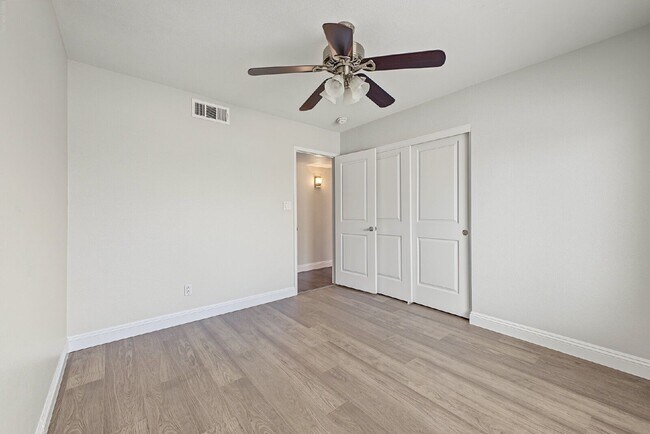 Building Photo - 13015 N 49th Pl