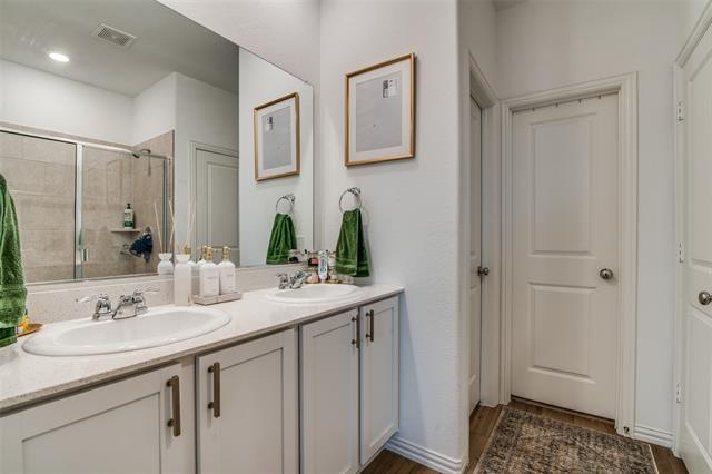 Building Photo - 859 Sitwell Dr