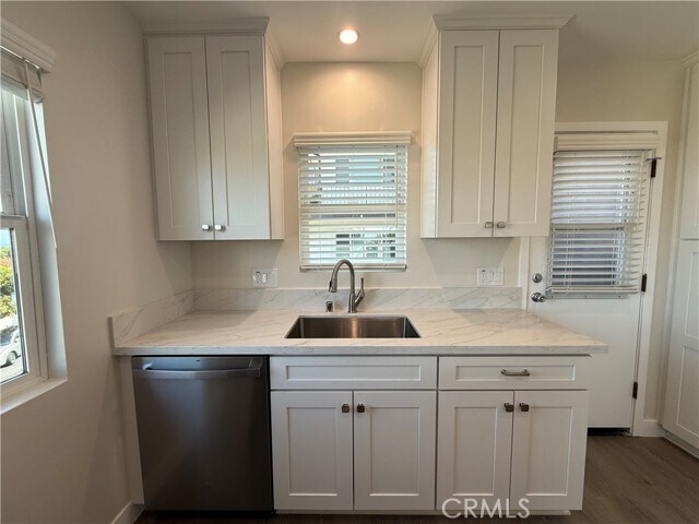 Building Photo - 665 W 34th St