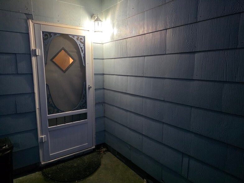 Building Photo - 300 1st St