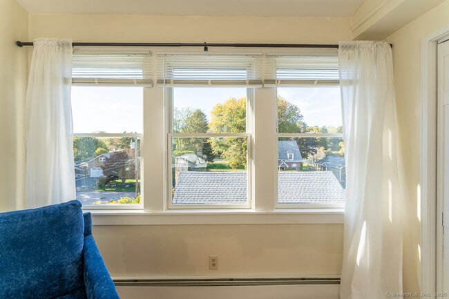 Building Photo - 4 Coburn Ave