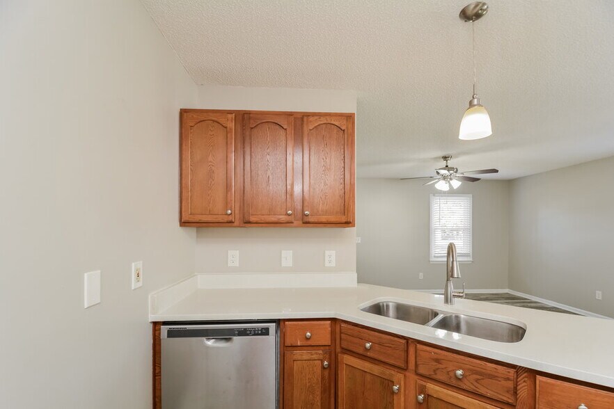 Building Photo - 808 Hepplewhite Ct