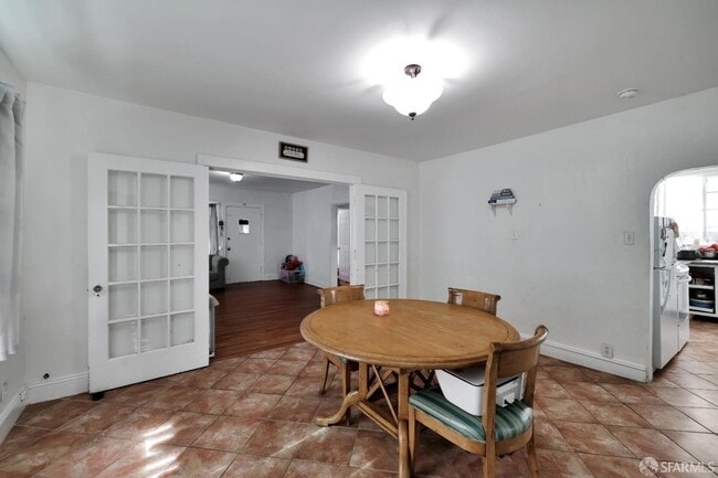 Building Photo - 609 S Delaware St