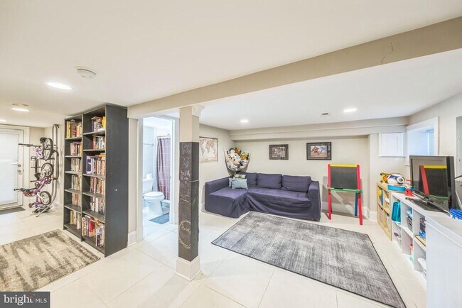 Building Photo - 4213 4th St NW