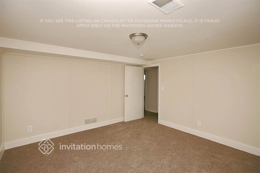Building Photo - 1740 W Crestline Dr