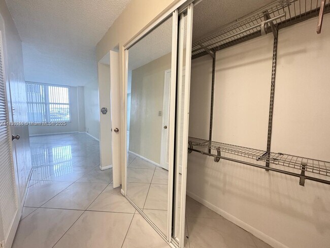 Building Photo - 3800 S Ocean Dr