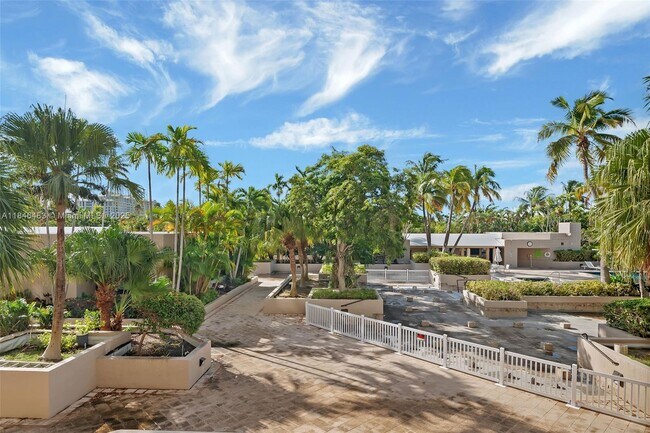 Building Photo - 151 Crandon Blvd
