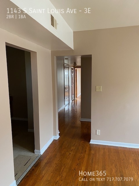 Building Photo - Amazing 2 Bedroom 1 Bathroom - Looking for...