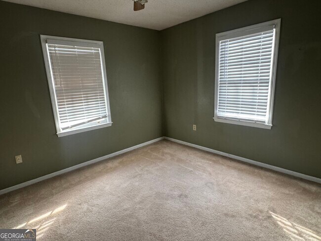 Building Photo - 107 Belair Dr