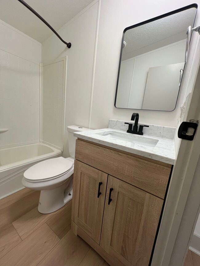 Building Photo - 1609 Walden Rd