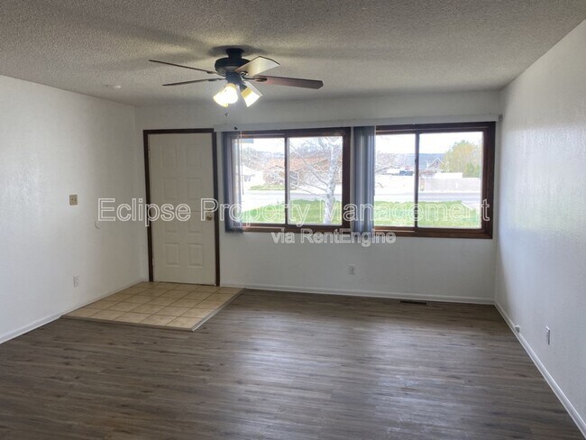 Building Photo - 230-229 29 Rd