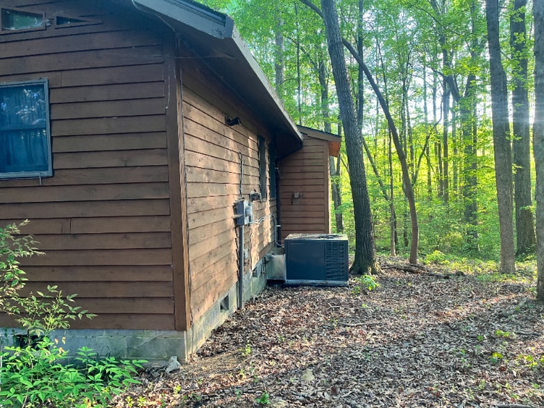 Building Photo - 2105 Bardowl Ln