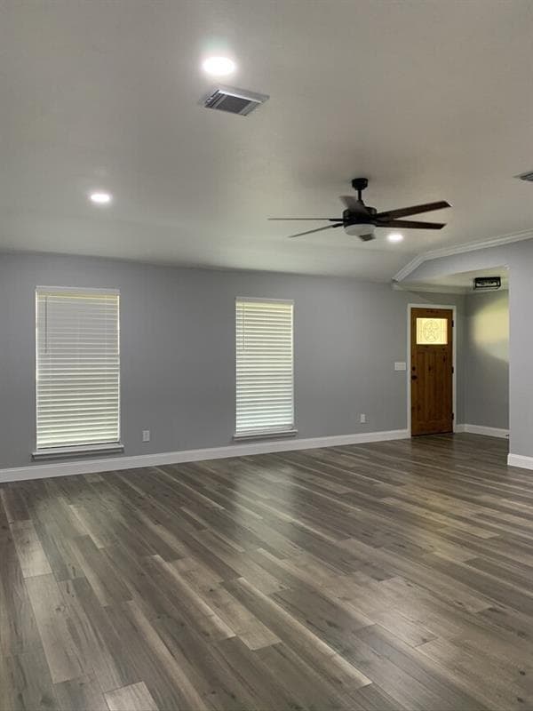 Building Photo - Sunny point Dr.