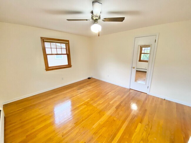 Building Photo - 4 Bedroom Home in Burlington VT Available ...